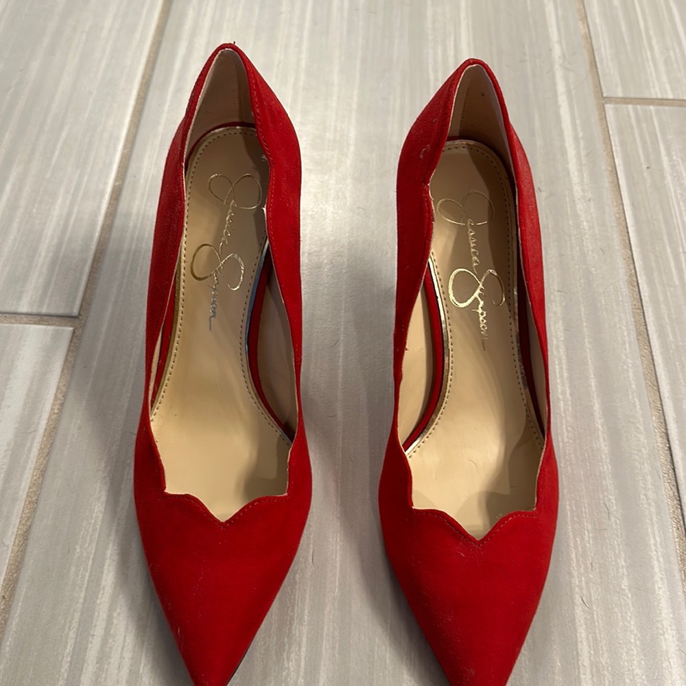 Jessica Simpson Maraschino Red Microsuede Scalloped Stiletto Heels 8M brand new
